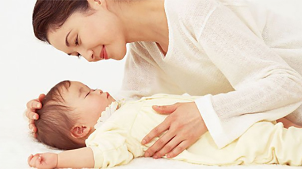 5 lưu ý giúp trẻ sơ sinh phòng bệnh khi trời nồm, ẩm bất thường