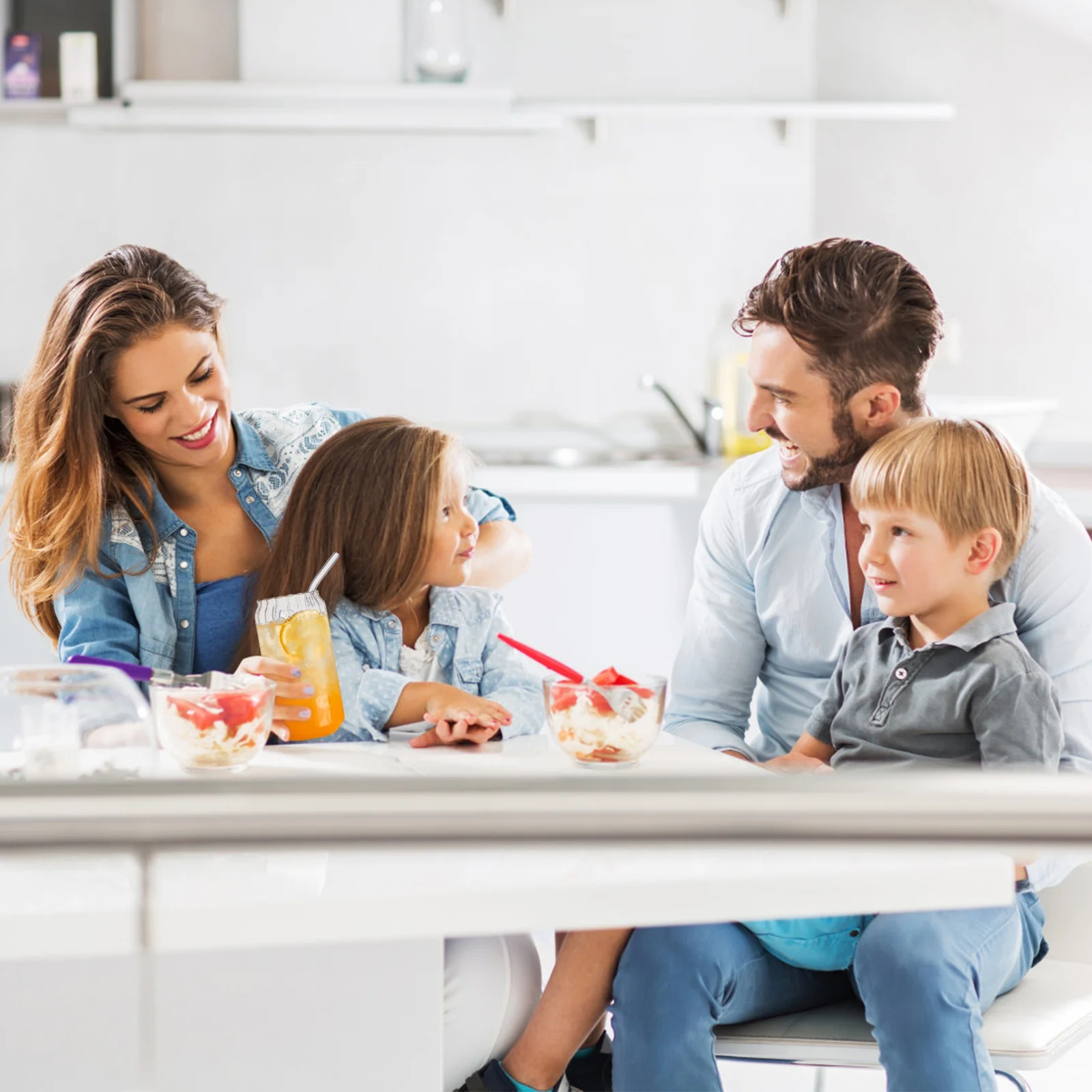 Khi Con Vừa Ăn, Vừa Xem Tivi: Hệ Quả Và Cách Khắc Phục Giúp Con Ăn Ngon Miệng