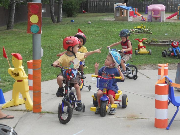 Tổ chức cuộc thi đạp xe dành riêng cho bé - Hoạt động vui chơi rèn luyện kỹ năng